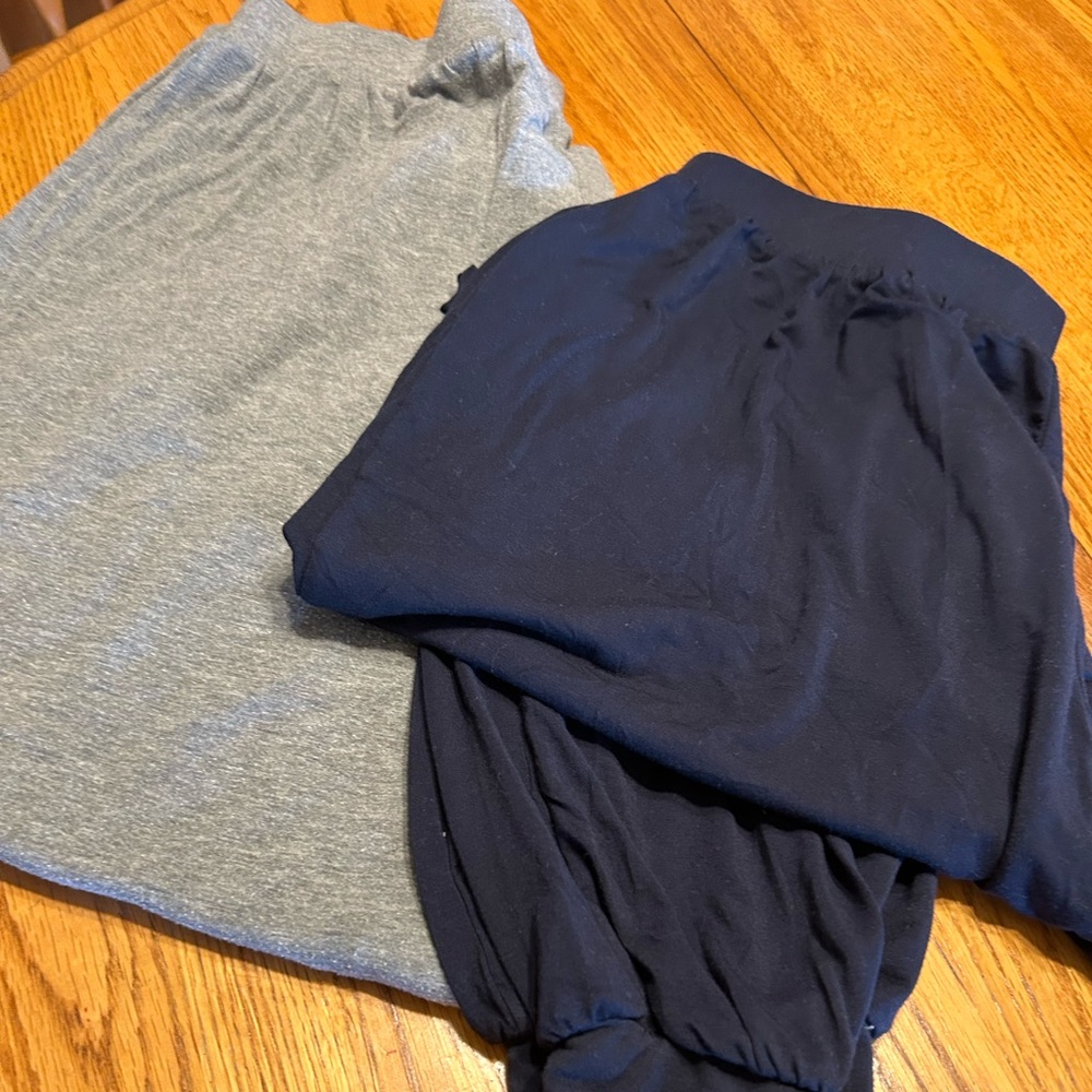 2 pair/Loose fitting lounge pants